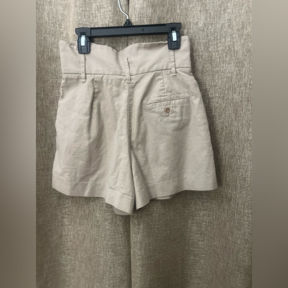 Wilfred High Waist Cream Shorts